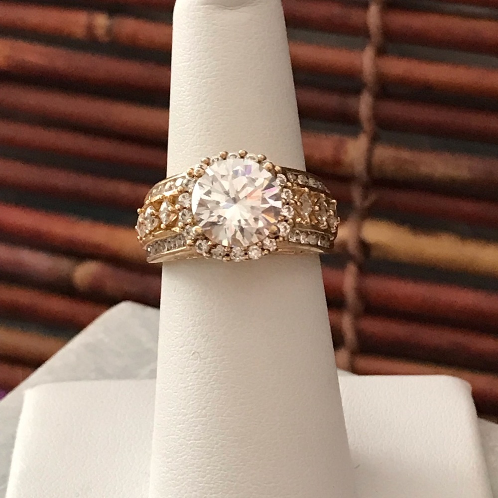 Stunning Solitaire Filigree .925 Ring Size 6